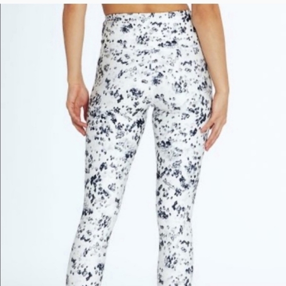 Balance Collection, Women's Leggings, Size Small - Picture 5 of 15